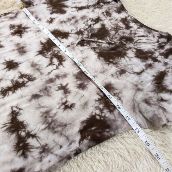 Women's stonewash t-shirt. - Picture 4 of 7